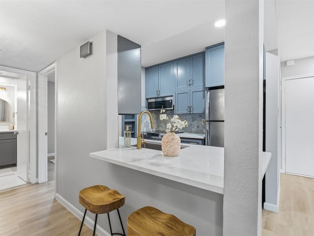4851 Cedar Springs Road 392, Dallas, TX 75219