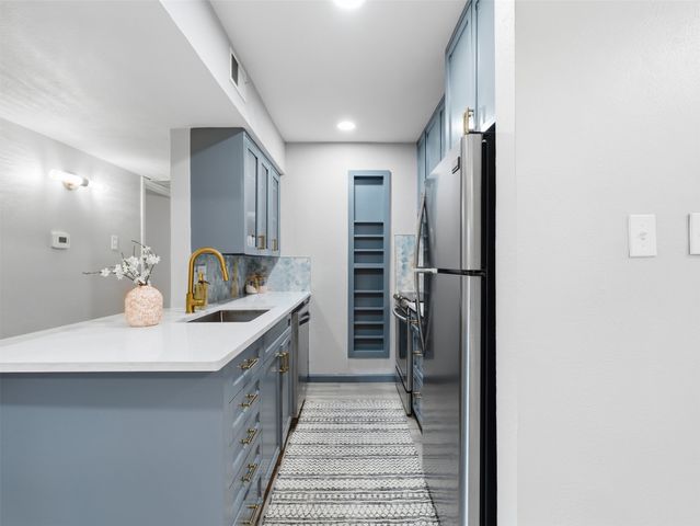 4851 Cedar Springs Road 392, Dallas, TX 75219