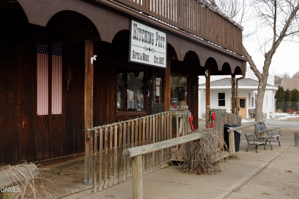 410 3rd Street NE, Medora, ND 58645