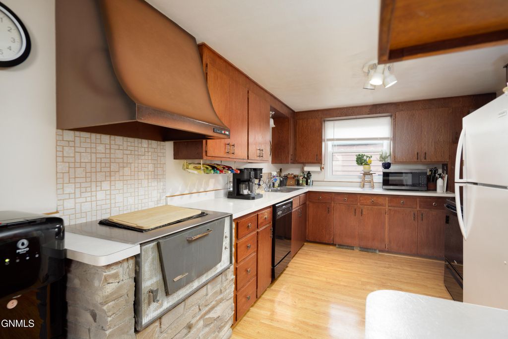 410 3rd Street NE, Medora, ND 58645 photo 47