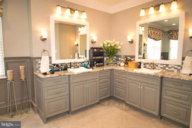 1473 W STONINGTON DR, Downingtown, PA 19335