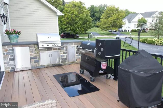 1473 W STONINGTON DR, Downingtown, PA 19335
