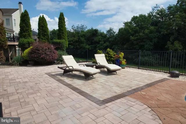 1473 W STONINGTON DR, Downingtown, PA 19335