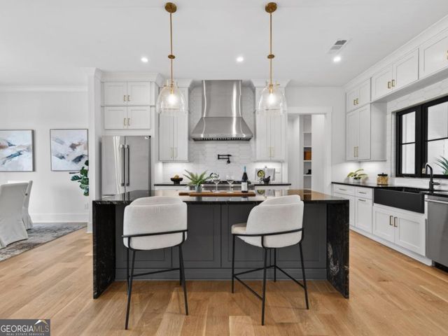 2020 Clearwater Drive, White Plains, GA 30678