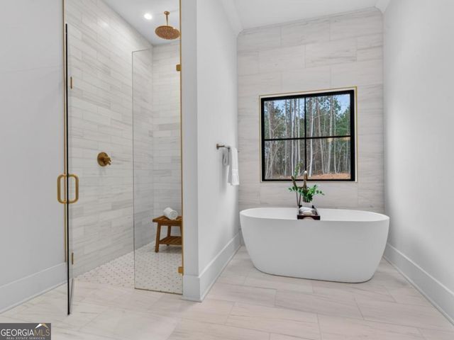 2020 Clearwater Drive, White Plains, GA 30678
