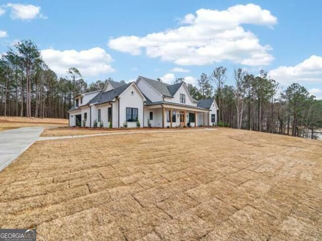2020 Clearwater Drive, White Plains, GA 30678