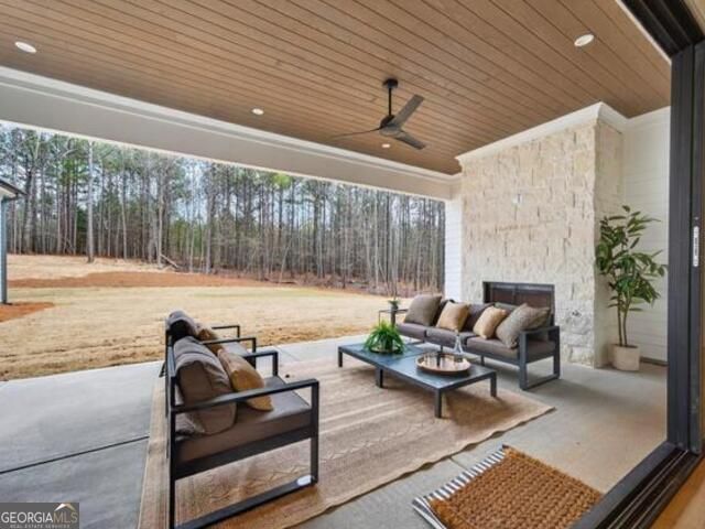 2020 Clearwater Drive, White Plains, GA 30678