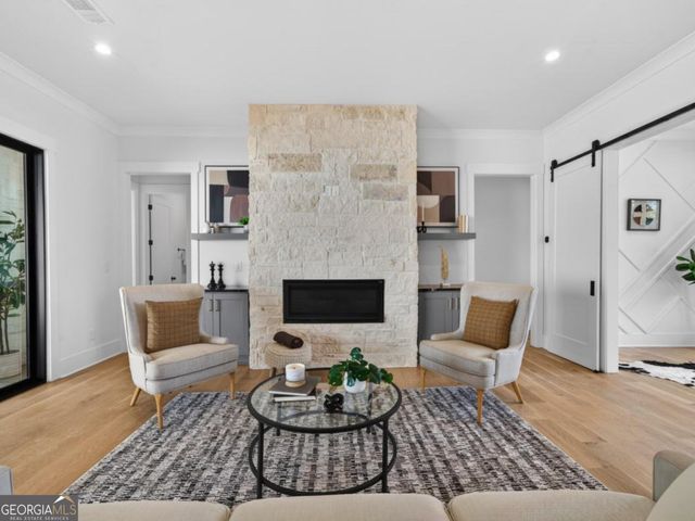 2020 Clearwater Drive, White Plains, GA 30678