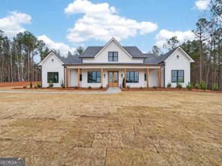 2020 Clearwater Drive, White Plains, GA 30678