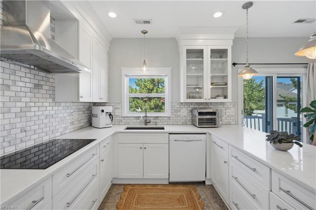 5049 Ocean WAY, Norfolk, VA 23518