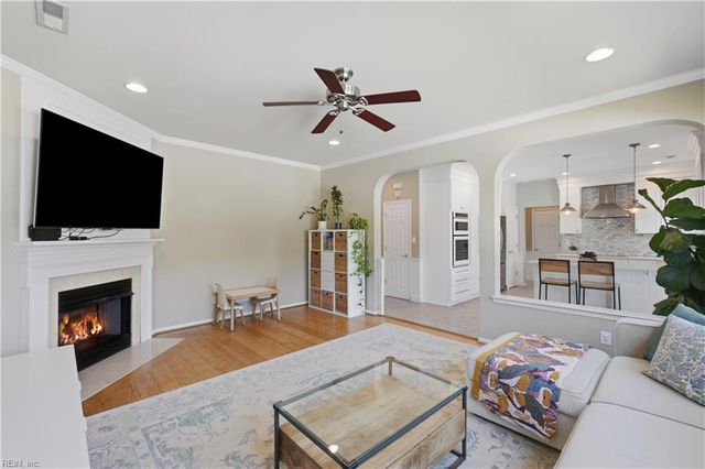 5049 Ocean WAY, Norfolk, VA 23518