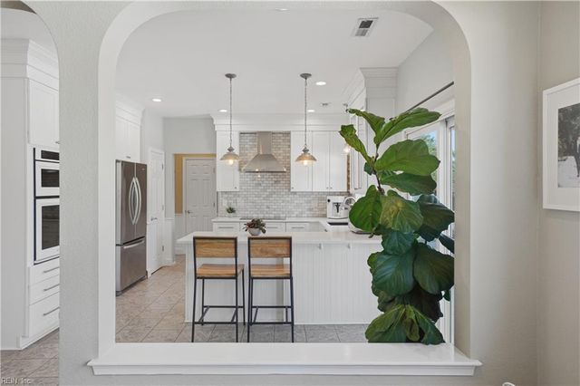 5049 Ocean WAY, Norfolk, VA 23518