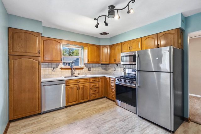 8509 N 52nd STREET, Brown Deer, WI 53223