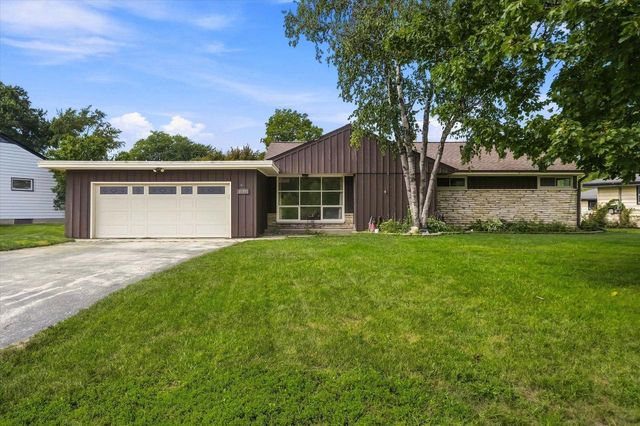8509 N 52nd STREET, Brown Deer, WI 53223