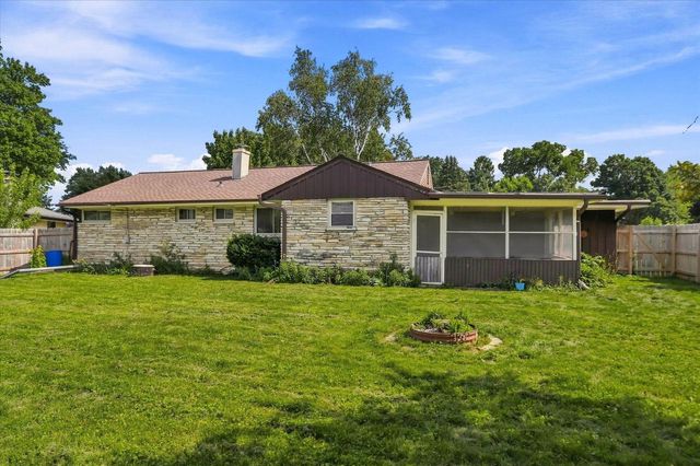 8509 N 52nd STREET, Brown Deer, WI 53223