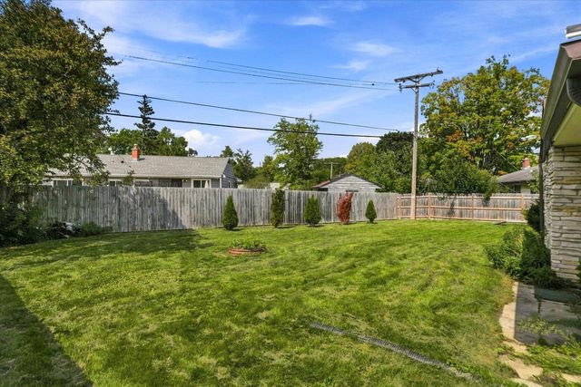 8509 N 52nd STREET, Brown Deer, WI 53223
