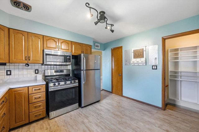 8509 N 52nd STREET, Brown Deer, WI 53223