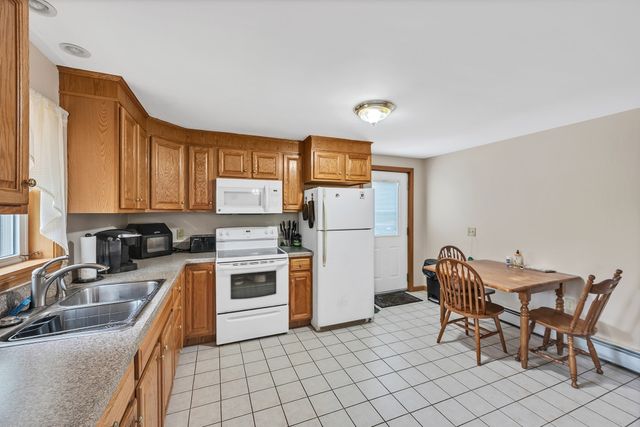 101 Long Hill Dr, Leominster, MA 01453