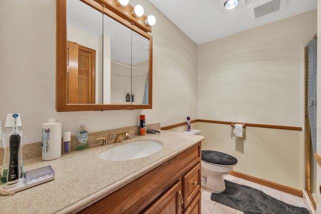 101 Long Hill Dr, Leominster, MA 01453