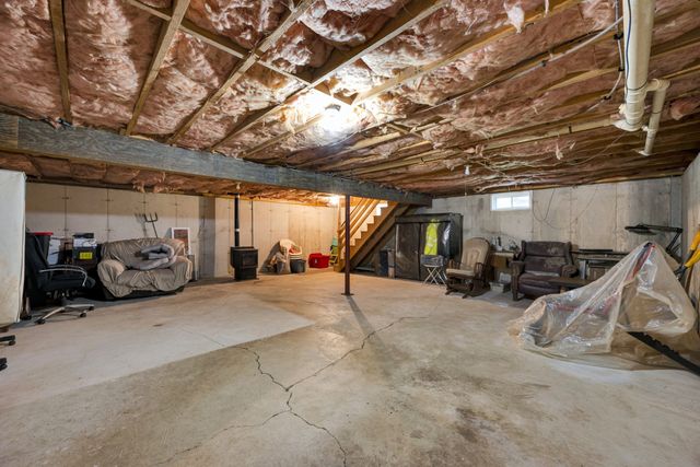 101 Long Hill Dr, Leominster, MA 01453
