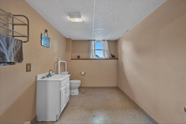 101 Long Hill Dr, Leominster, MA 01453