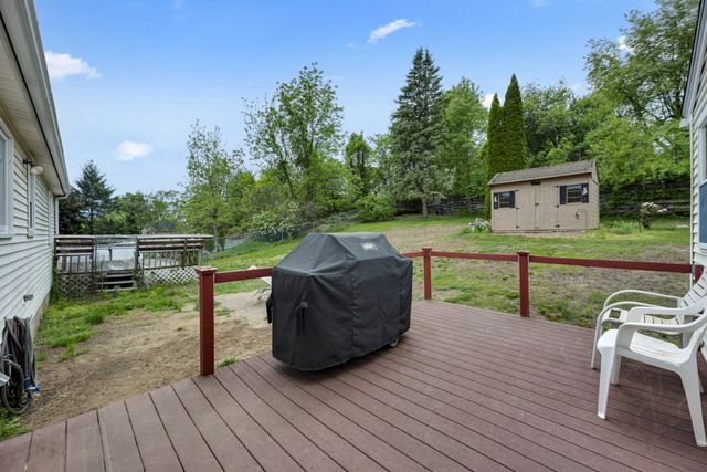 101 Long Hill Dr, Leominster, MA 01453
