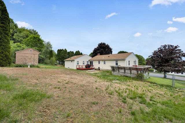 101 Long Hill Dr, Leominster, MA 01453