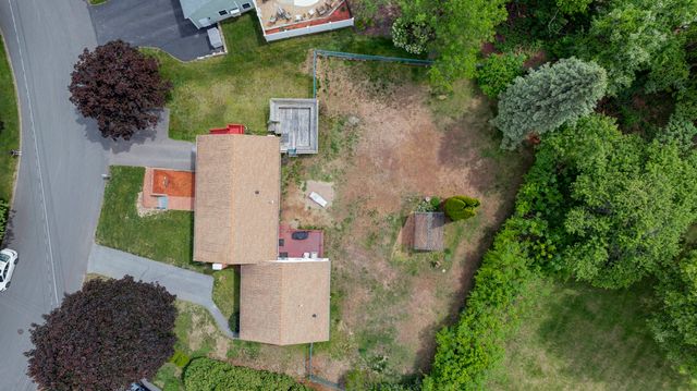 101 Long Hill Dr, Leominster, MA 01453