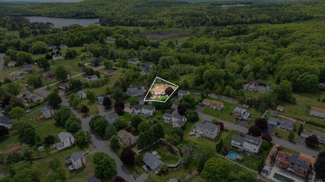 101 Long Hill Dr, Leominster, MA 01453