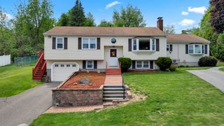 101 Long Hill Dr, Leominster, MA 01453