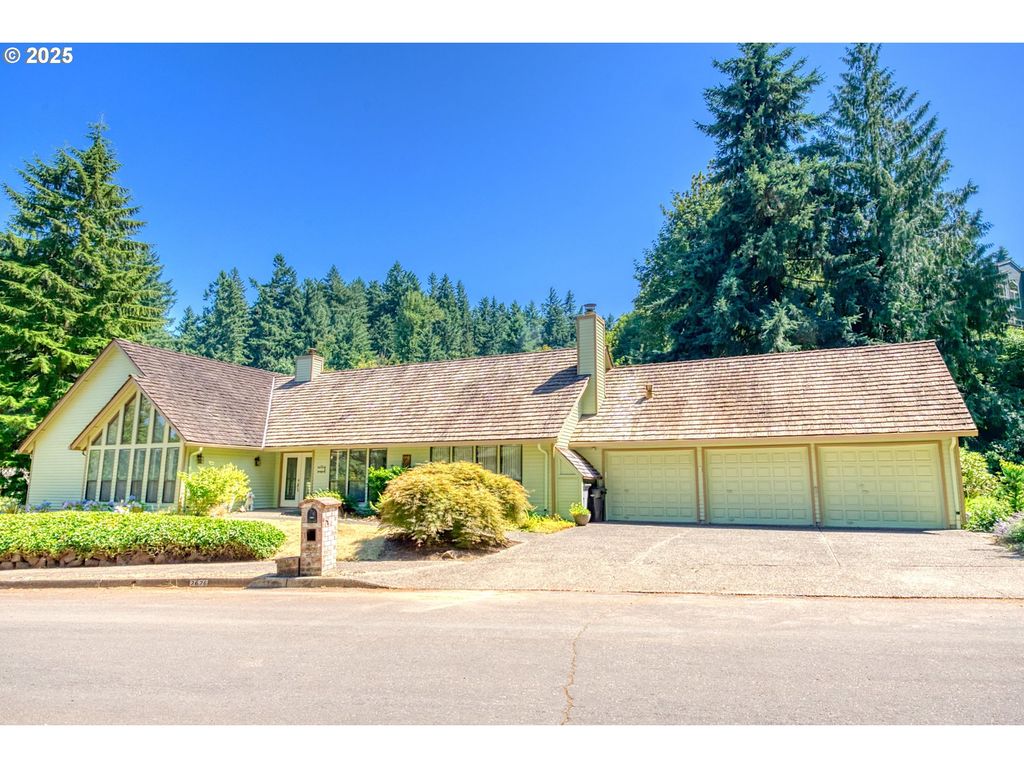 2626 WAKEROBIN Ct, West Linn, OR 97068