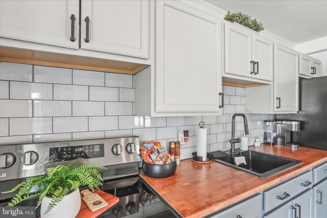 822 FIRESIDE RD, York, PA 17404