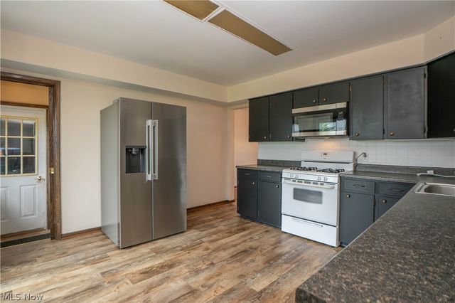 326 Airport Road NW, Warren, OH 44481