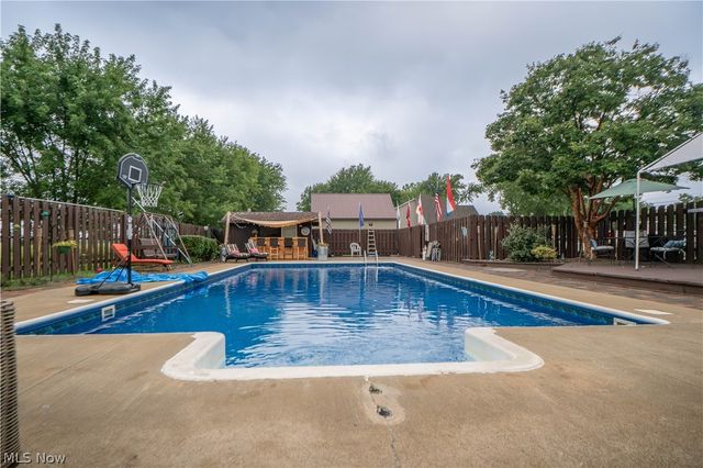 326 Airport Road NW, Warren, OH 44481
