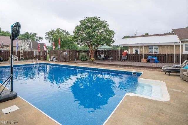 326 Airport Road NW, Warren, OH 44481