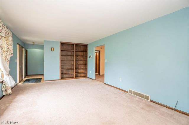 326 Airport Road NW, Warren, OH 44481