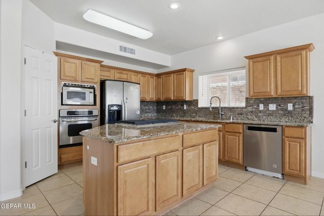 6212 FRANKLIN HAWK Avenue, El Paso, TX 79912