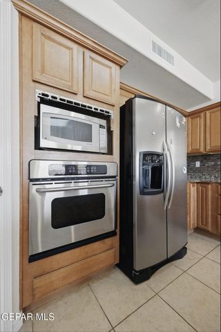 6212 FRANKLIN HAWK Avenue, El Paso, TX 79912