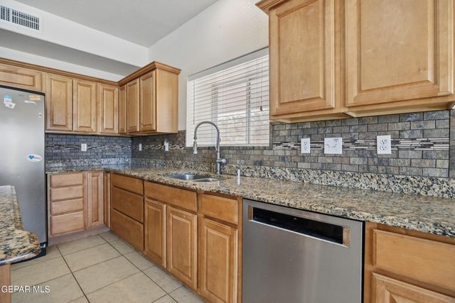 6212 FRANKLIN HAWK Avenue, El Paso, TX 79912