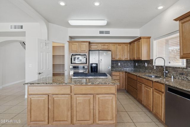 6212 FRANKLIN HAWK Avenue, El Paso, TX 79912