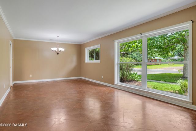 222 Louise Drive, Lafayette, LA 70506