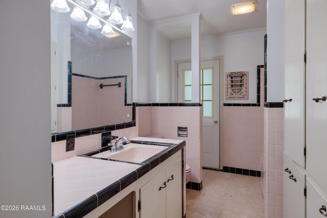 222 Louise Drive, Lafayette, LA 70506