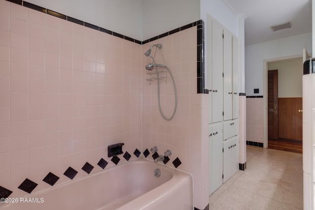 222 Louise Drive, Lafayette, LA 70506