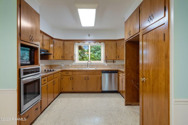 222 Louise Drive, Lafayette, LA 70506