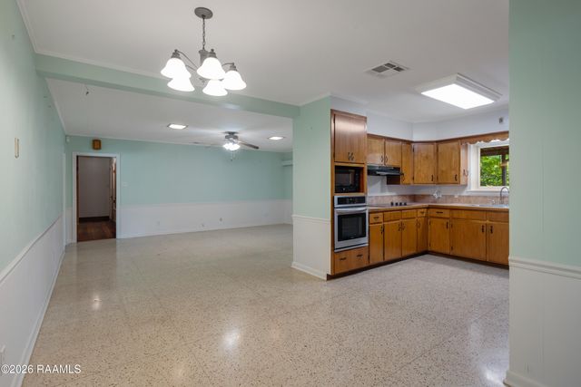 222 Louise Drive, Lafayette, LA 70506