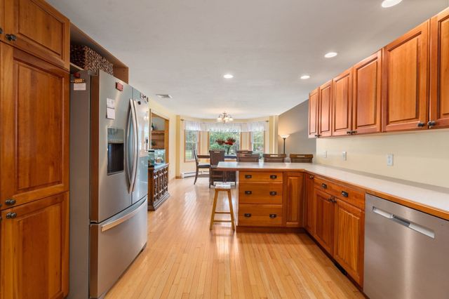 120 North Ave, Mendon, MA 01756