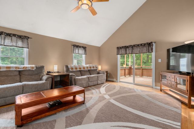 120 North Ave, Mendon, MA 01756