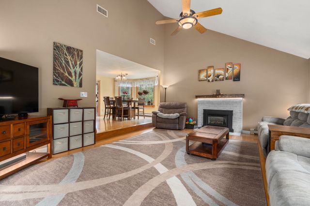 120 North Ave, Mendon, MA 01756