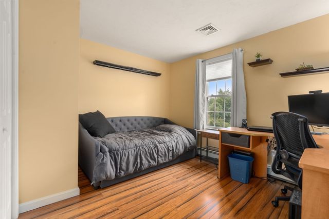 120 North Ave, Mendon, MA 01756