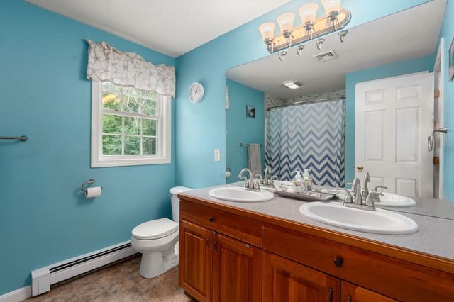 120 North Ave, Mendon, MA 01756